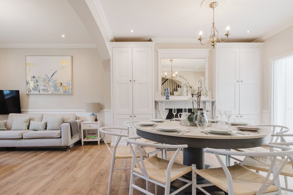 Stylish Townhouse Annexe Cheltenham