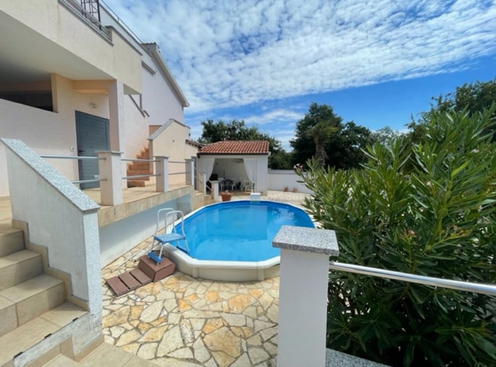 Pleasant Apartment With Pool