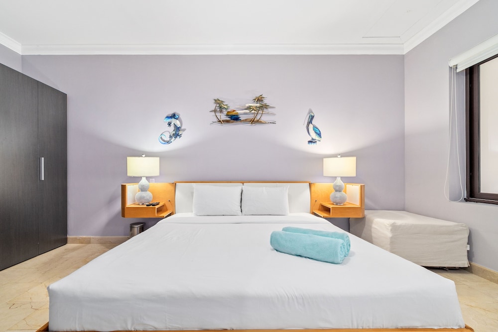 Palm Aruba Condos