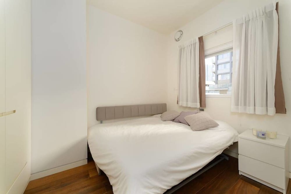 Luxury 2BR on the water by HolyGuest view 3