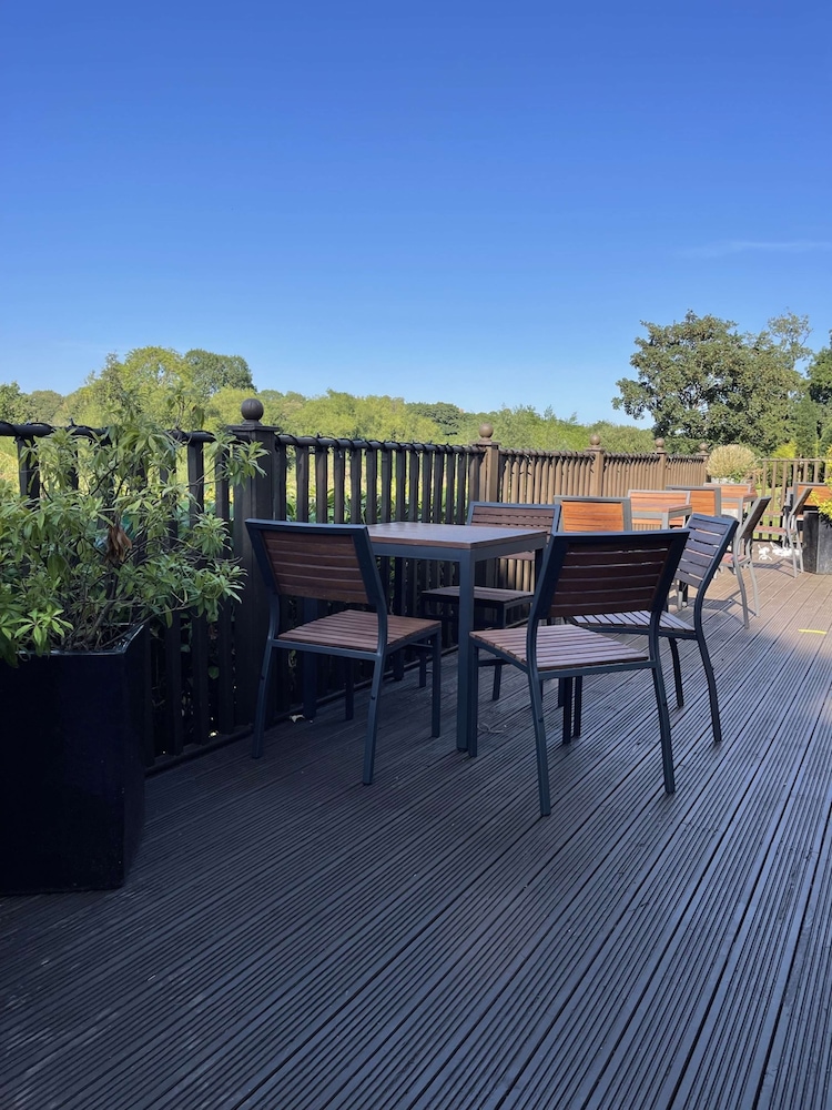 Darlington Vacations - The George, Sure Hotel Collection by Best Western - Property Image 12