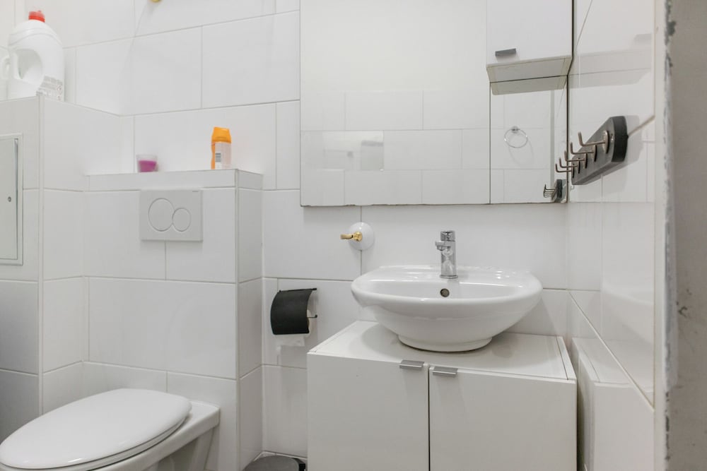 Charming 2BR Apt in Prime Location