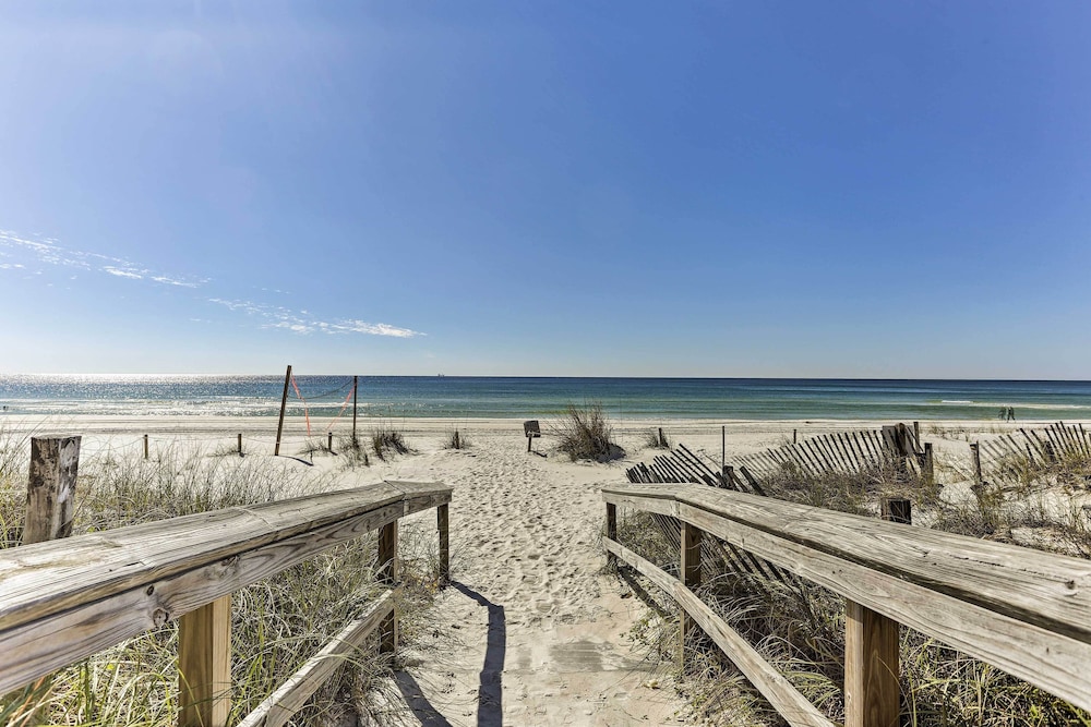PCB Townhome w/ Resort Amenities - Walk to Ocean!