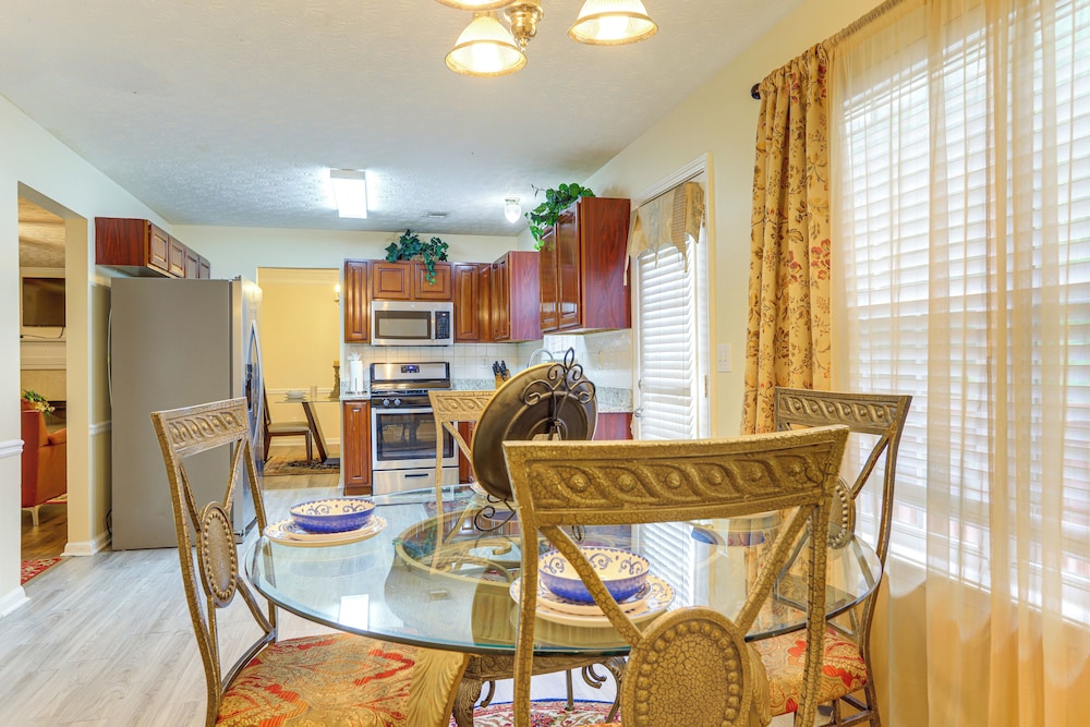 Pet-friendly Home w/ Pool Access in Snellville!