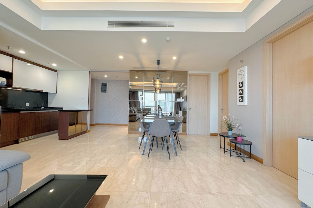 Spacious And Elegant 2Br At One East Penthouse & Residence Apartment