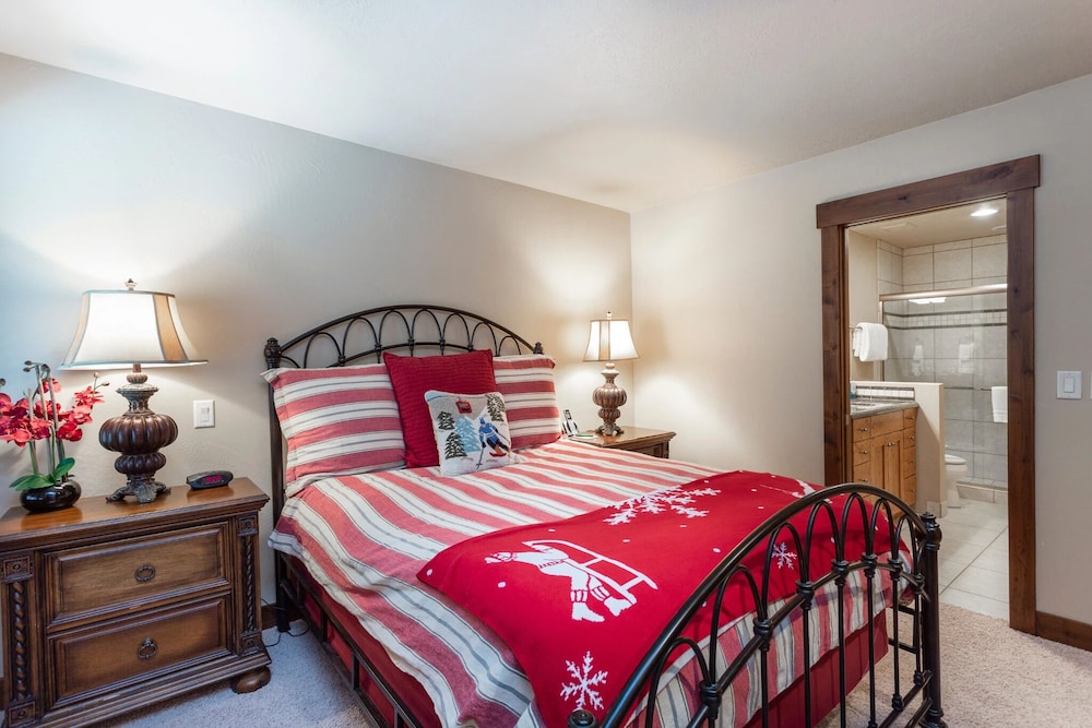 Queen Esther at Deer Valley Resort - Three Bedroom Condo with Hot Tub #2358 3 Condo