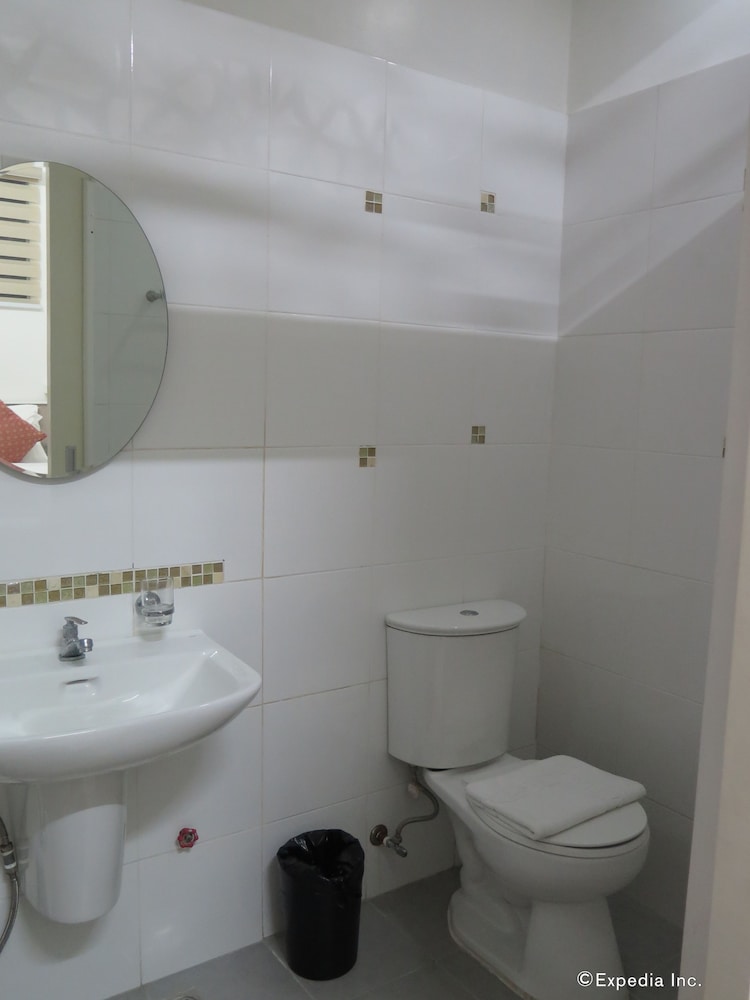 Alicia Tower Residences - Adult Only - Hostel