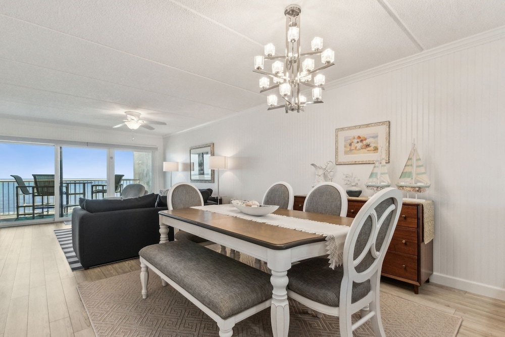 663 Amelia By The Sea 2 Bedroom Condo