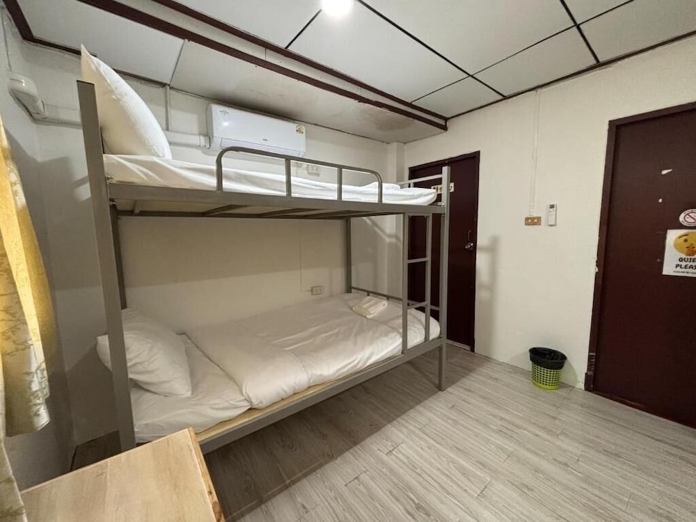 Ochatee Hostel