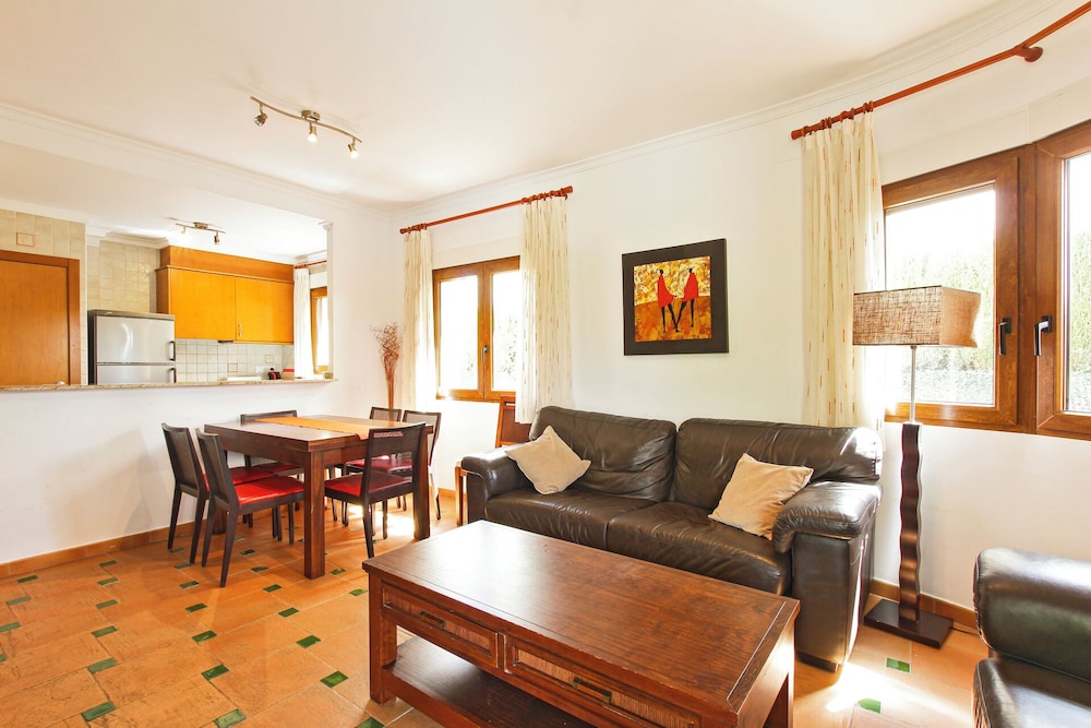 Villa el Palmar With 3 Bedrooms Close to the Beach