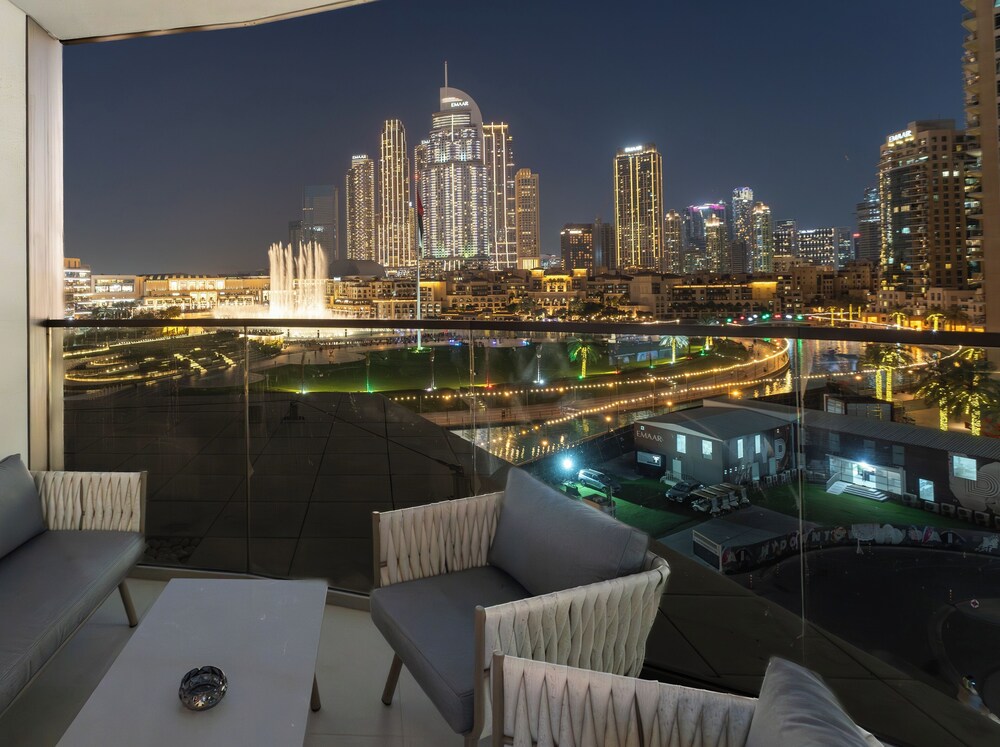 One Lux Stay Grande Signature Residences