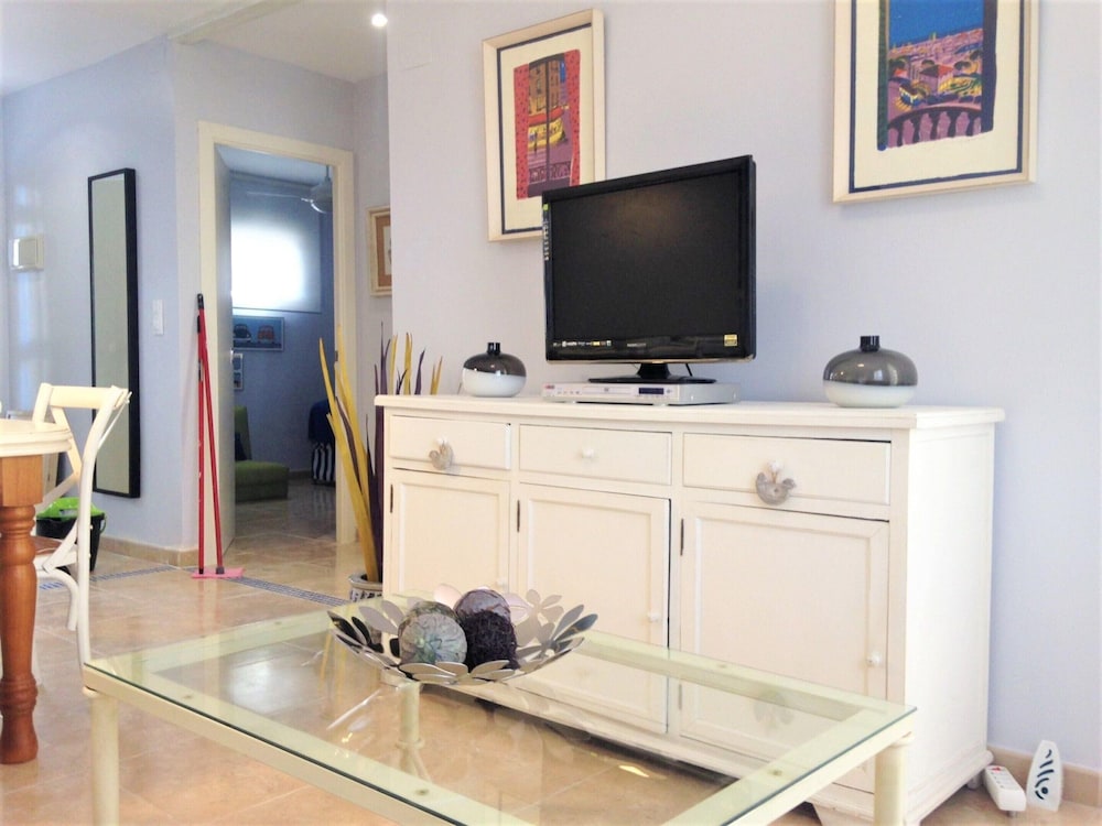 Belvilla by OYO Beachfront Apartment