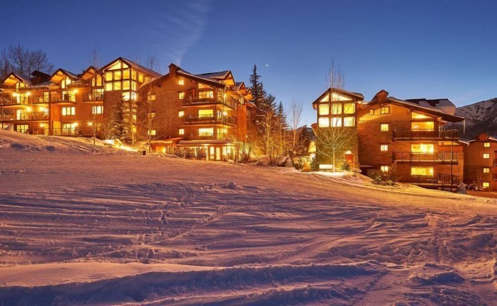 Snowmass Village 3 Bedroom Deluxe at Crestwood view 3