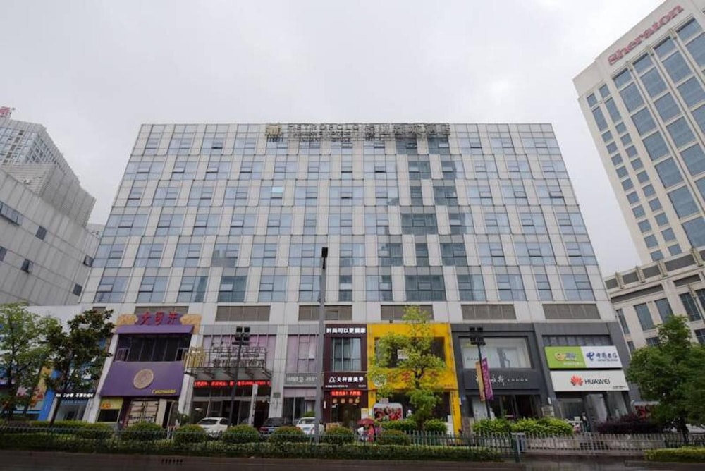 Metropolo Zhenjiang Railway Station Wanda Square