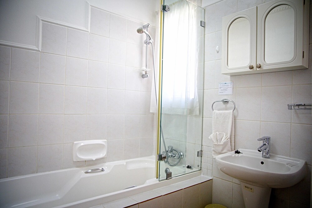 Royal Ridge Guest House and Apartments