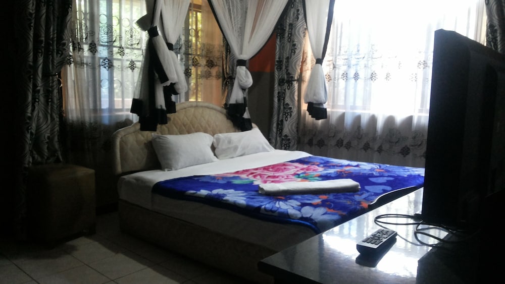 Photo 12