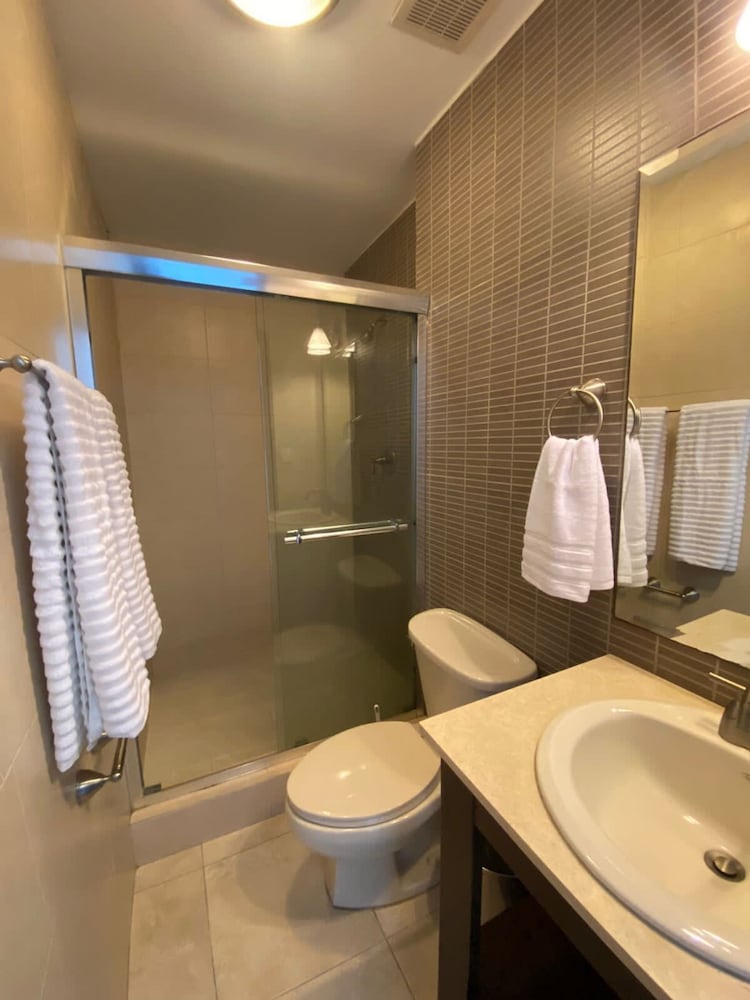 Mar Rojo I 2 Bedroom in Costa del Este