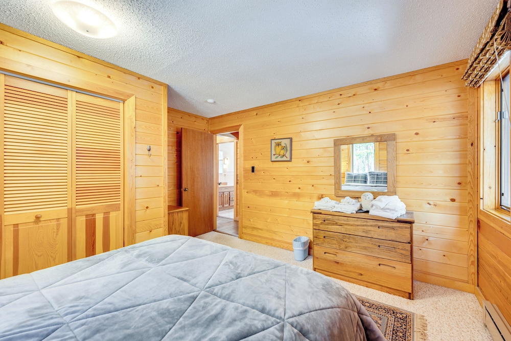 4 Mi to Rmnp: Allenspark Cabin w/ Wraparound Deck!