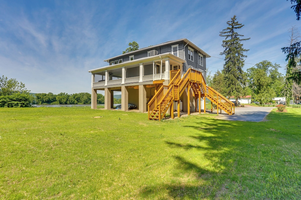 Steps to Susquehanna River: Hot Tub Hideaway!