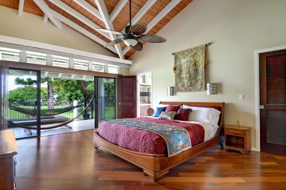 Rate Elegant Home With hot tub and Pool on Makai Golf Course view 3