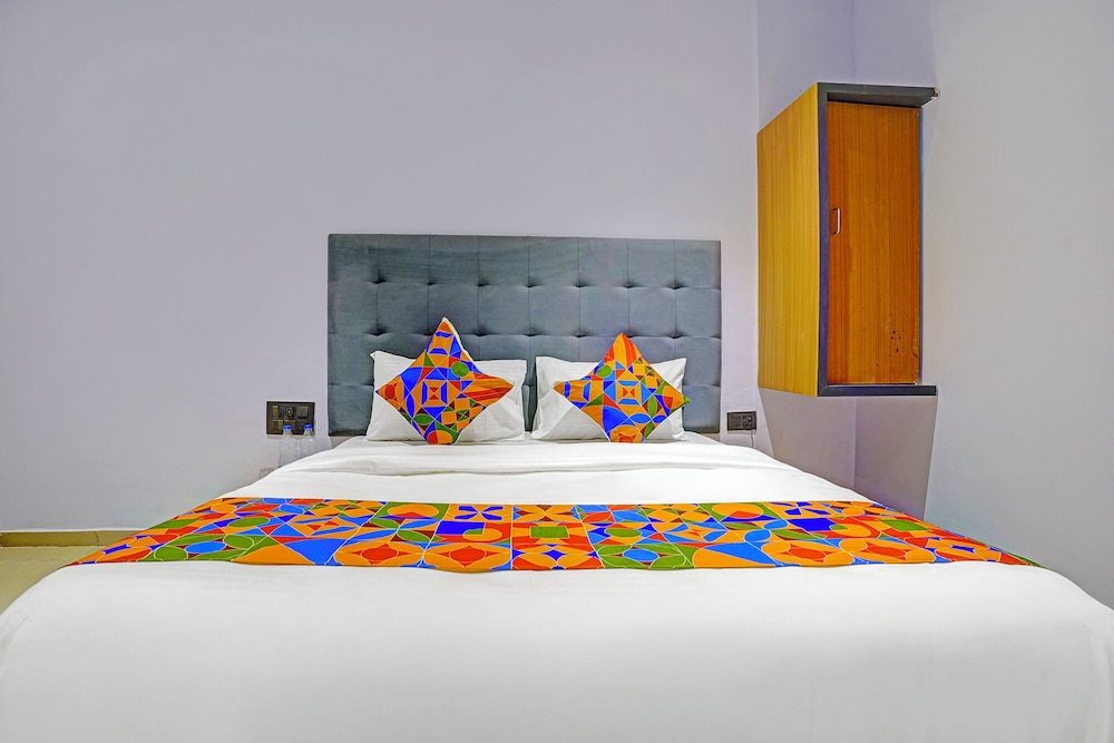 Fabhotel Nidhivan Palace