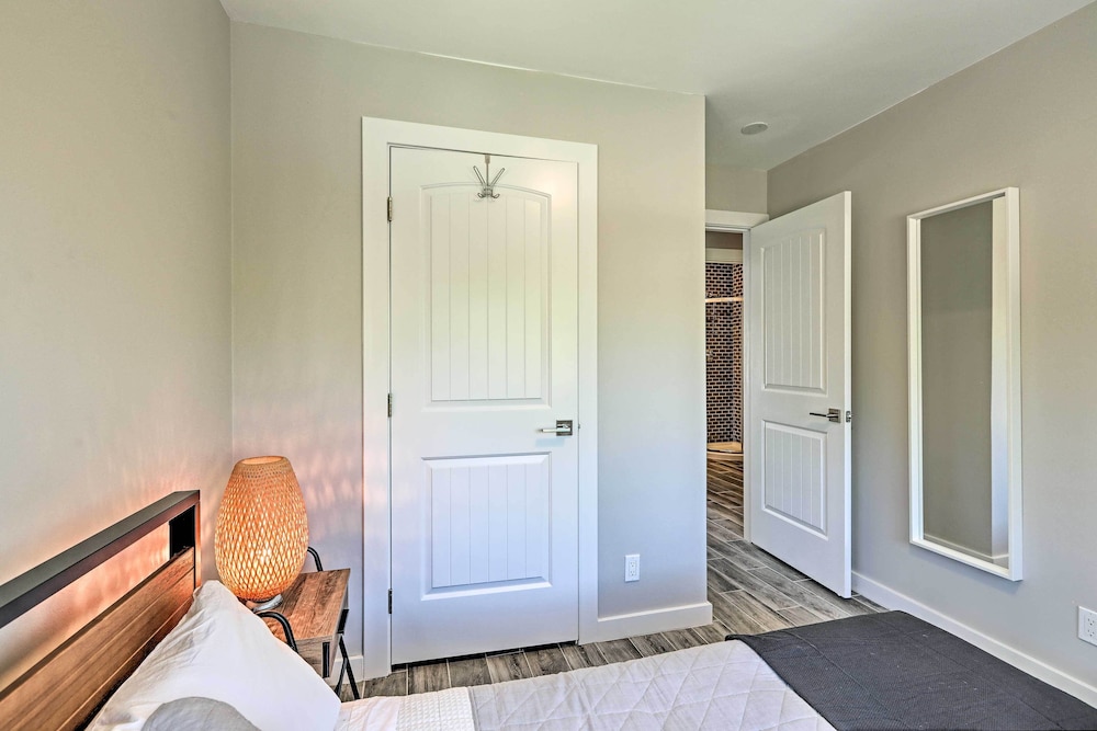 Home w/ Hot Tub, Steps to Dtwn Flagstaff & Nau!
