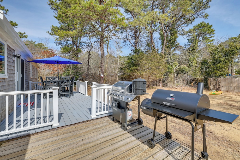 2 Mi to Beach: Wellfleet Home w/ Bike Trail Access