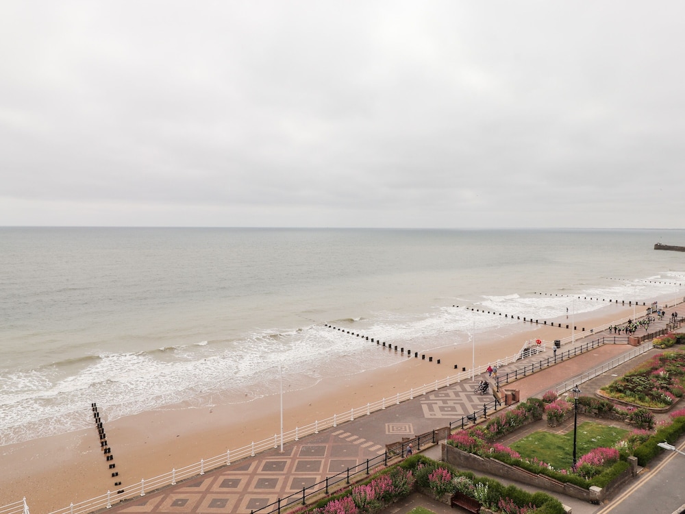 8 Seaview @ Bridlington Bay