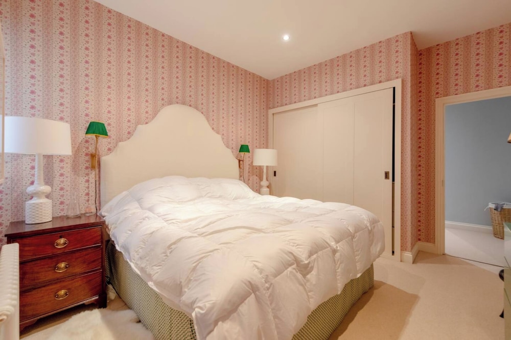 Luxurious & Stylish 2BD House - Bayswater!