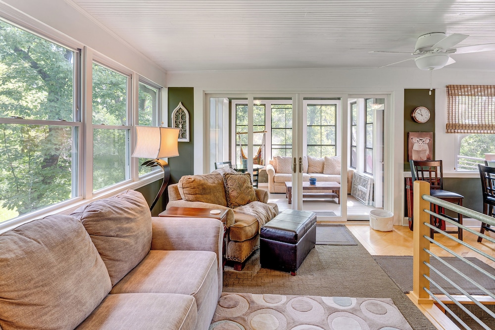 Lake Geneva Family Gem w/ Fenced Dog Run!