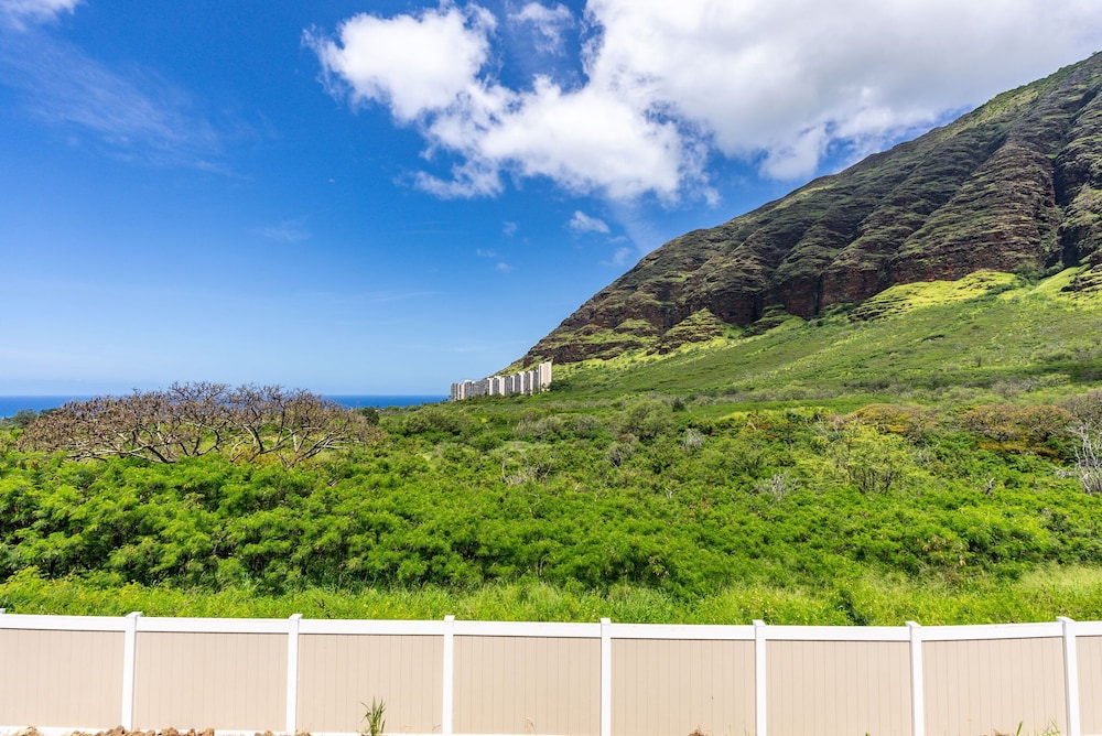 @ Marbella Lane - Mesmerizing Ocean + MT Views