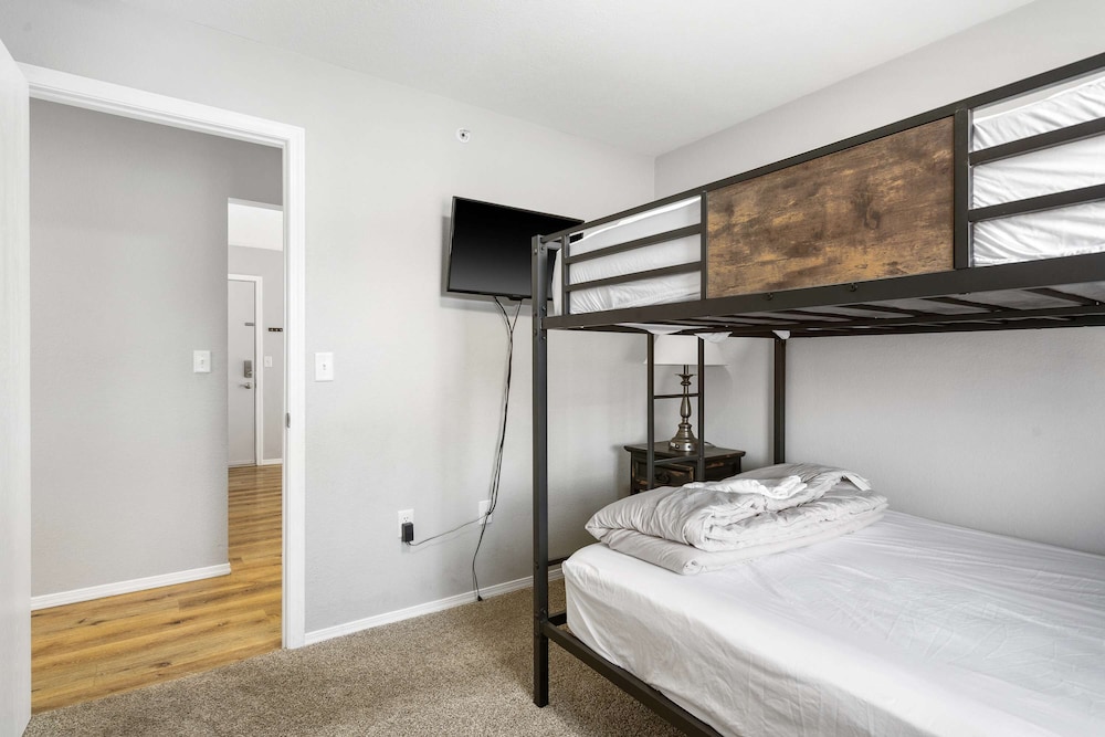 Tranquil Getaway For 8