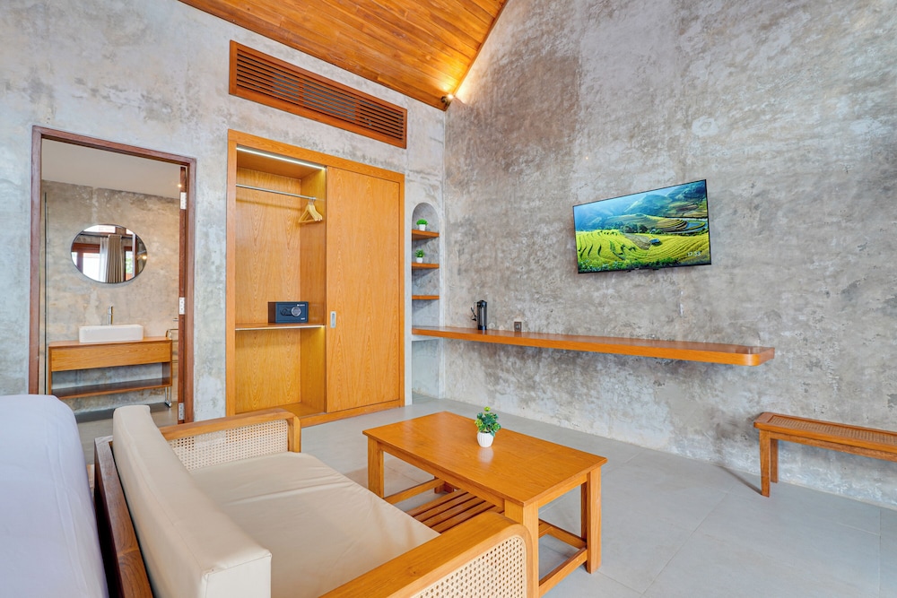 LaLuxe Villa and Residence