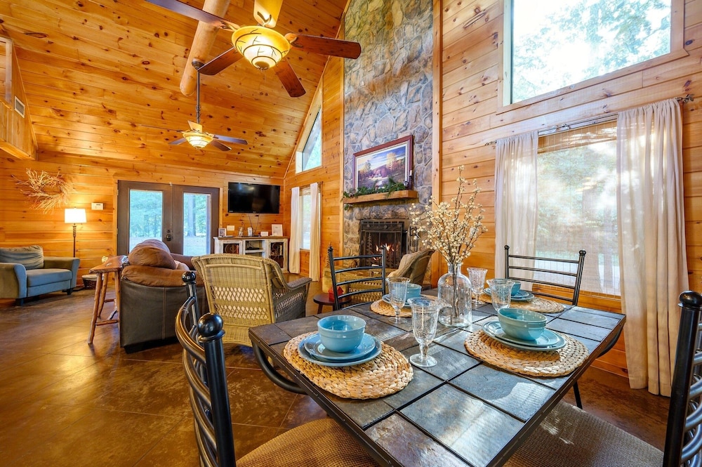 Okehi Pine Cabin With Wood Burning Fireplace and Outdoor Hot Tub by Redawning view 2