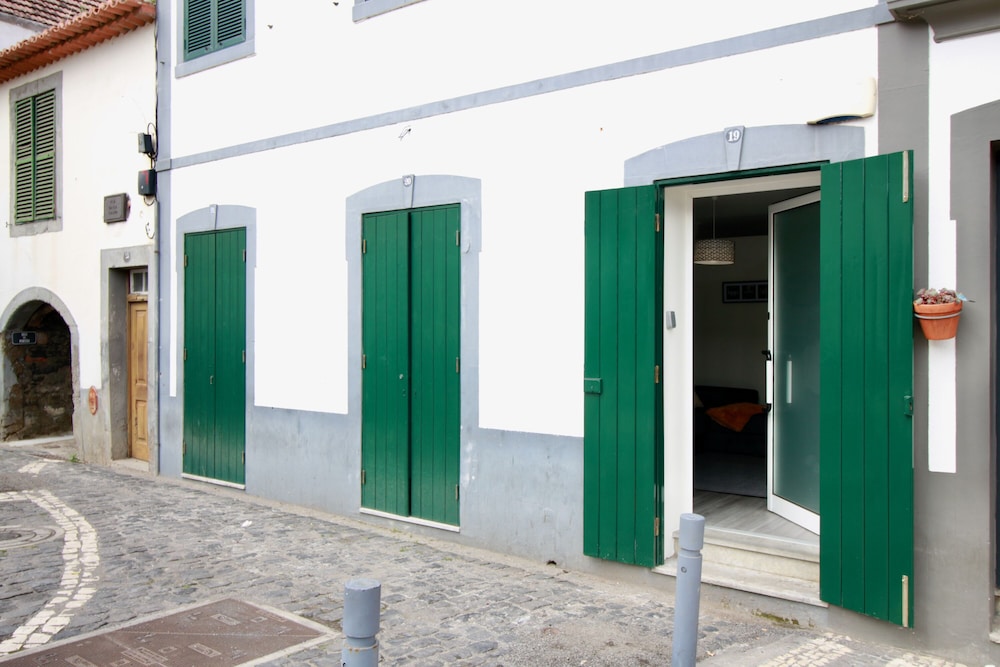 Casas da Avenida e do Pico