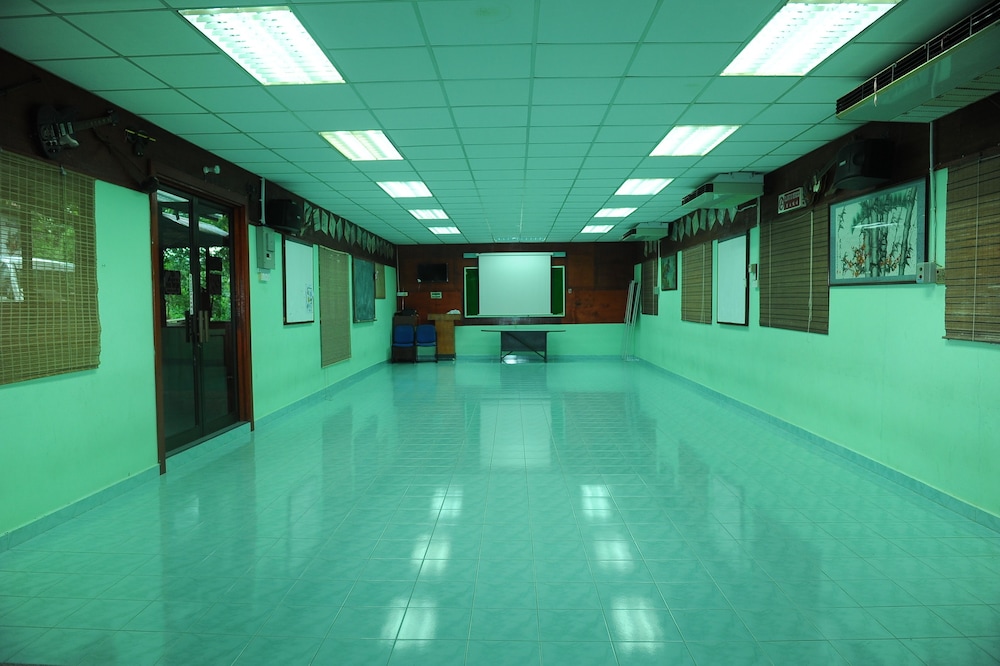 Capital O 90665 Countryview Recreation Park & Resort - Hostel