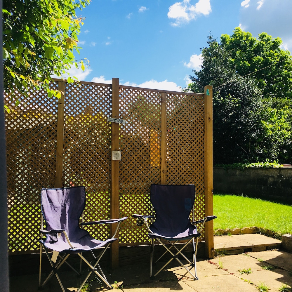 Oxford Vacations - Oxford Private Studio - Parking - Property Image 15