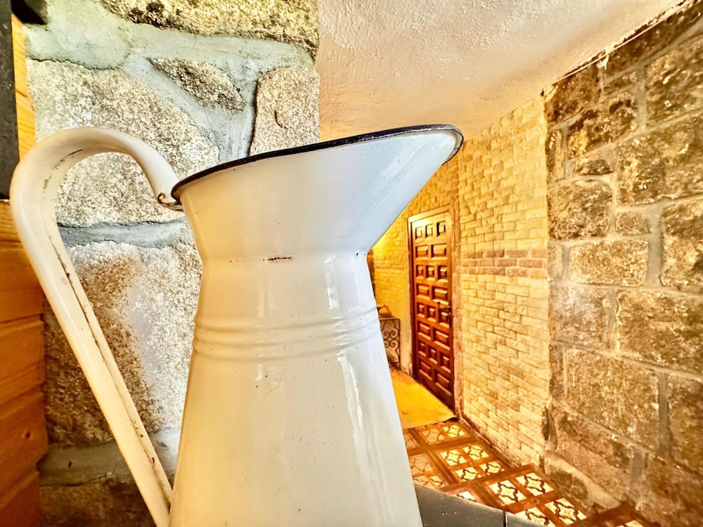 Rural Apartment With Direct Access to the Pool