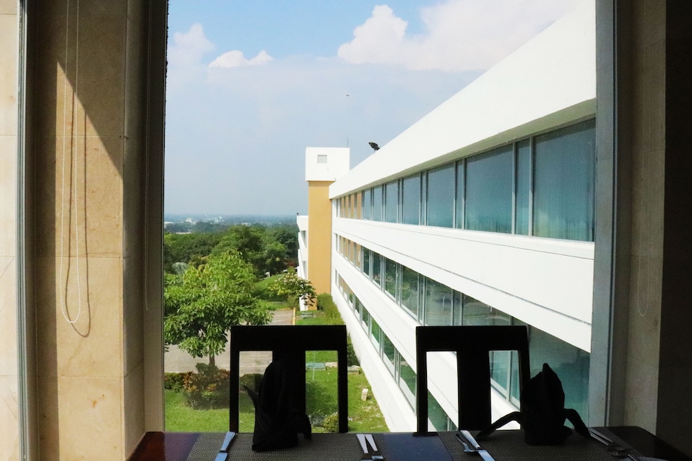 Villahermosa Vacations - Holiday Inn Villahermosa Aeropuerto, an IHG Hotel - Property Image 8