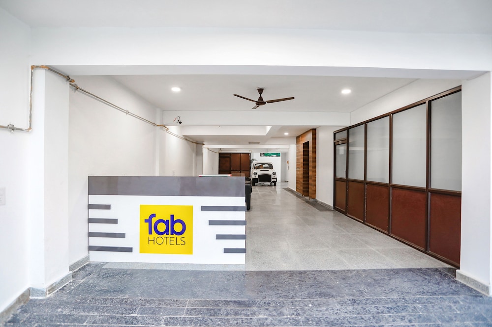 Lobby & Reception