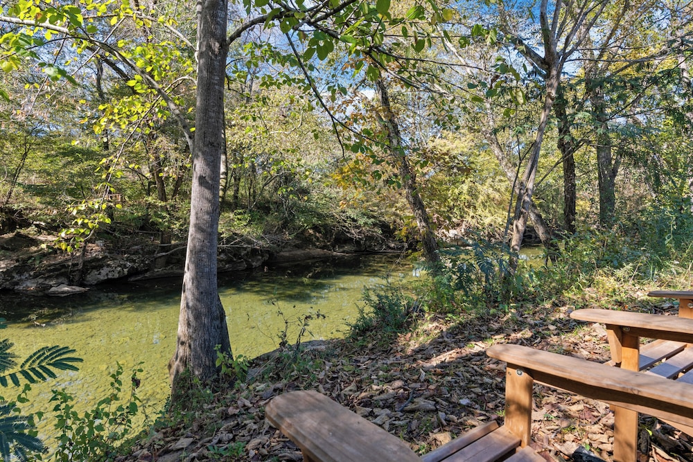 River View Dog Friendly Game Room w Hot Tub
