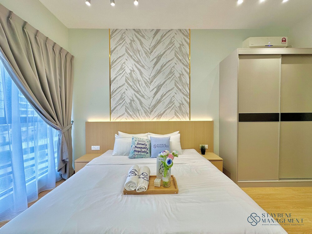 Country Garden Danga Bay Sea View Homestay by Stayrene