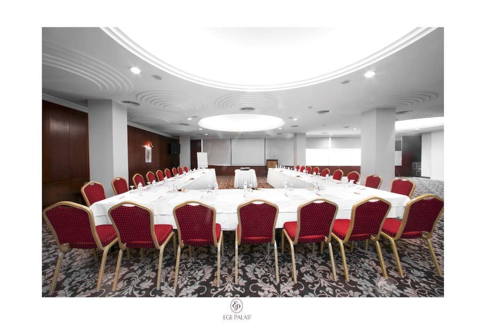 Ege Palas İş Oteli - Image 48
