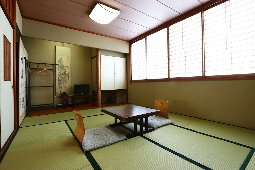 Ryokan Isuzu view 4