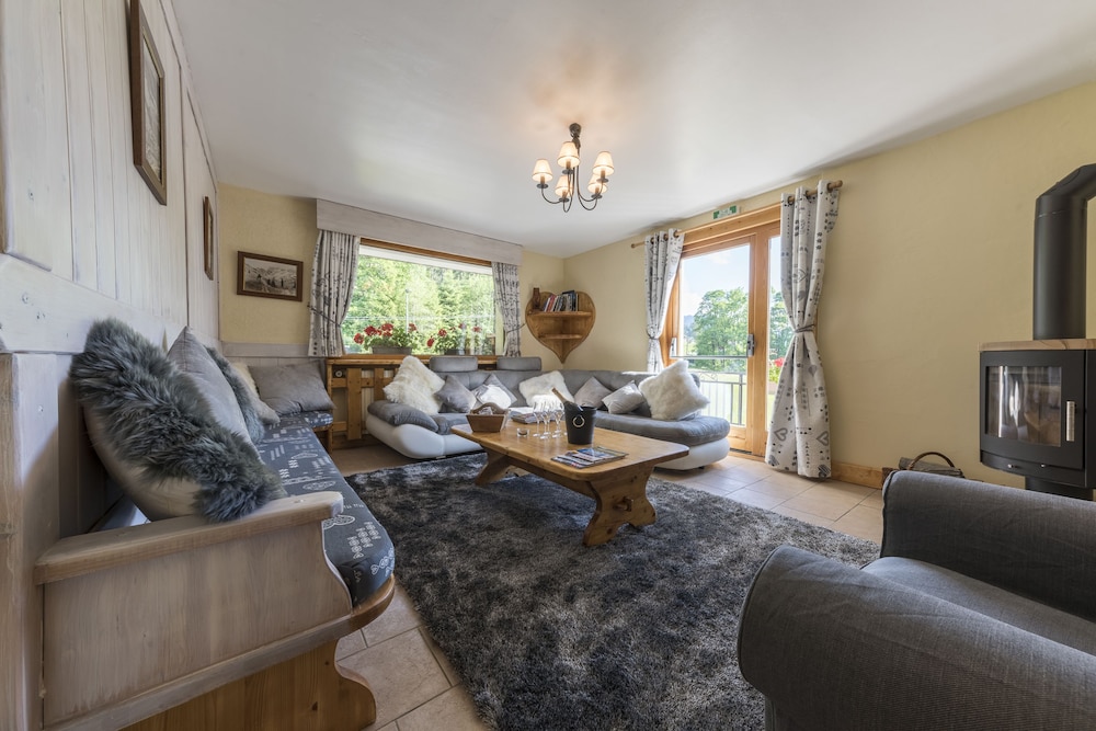 Chalet Bluebell