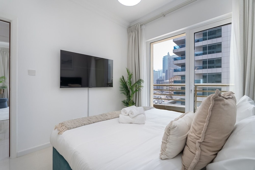 Charming and Cozy 2BR Stay in Dubai Marina