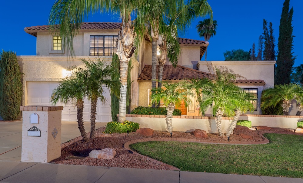 Casa Kierland 4 Bedroom Home by RedAwning