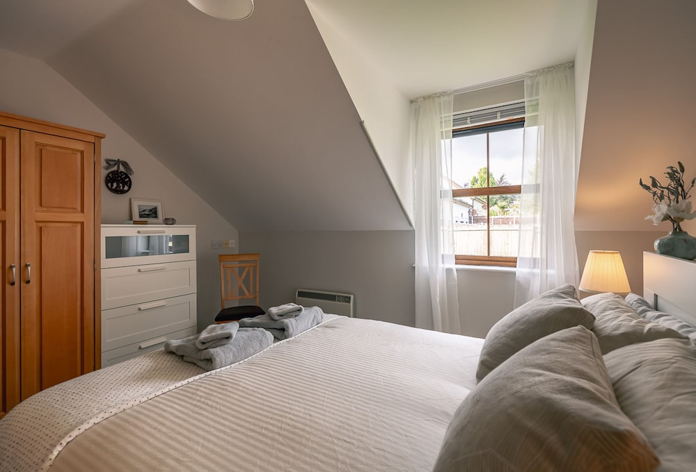 2 Bedroom Home in Kenmare With sea Views to Sleep 4