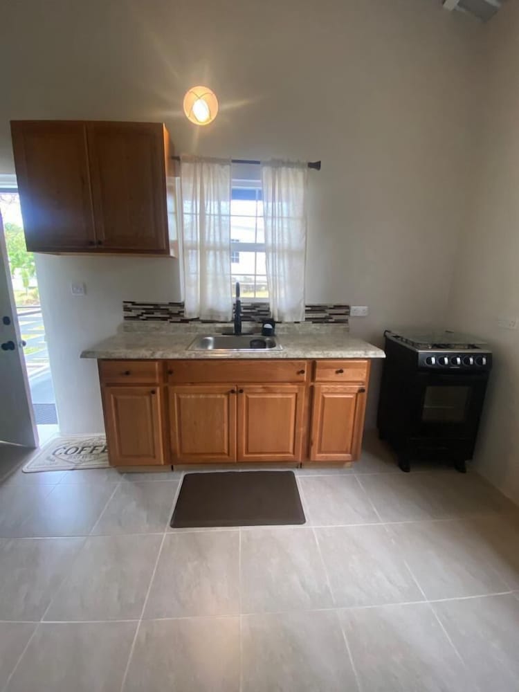 Vee's Country Apartments