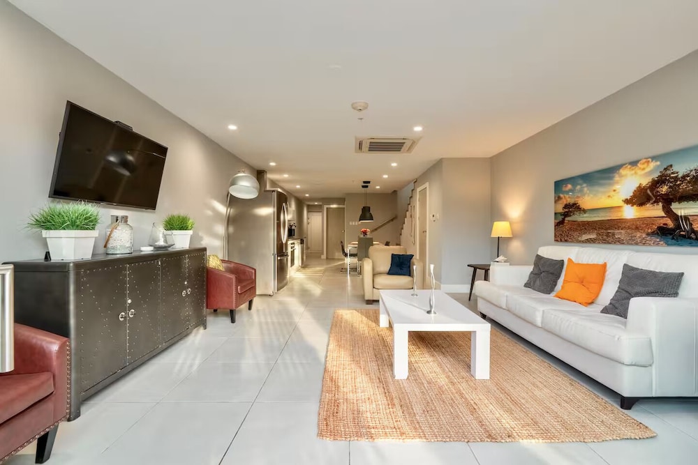 Las Islas Condominiums